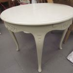 698 3674 DINING TABLE